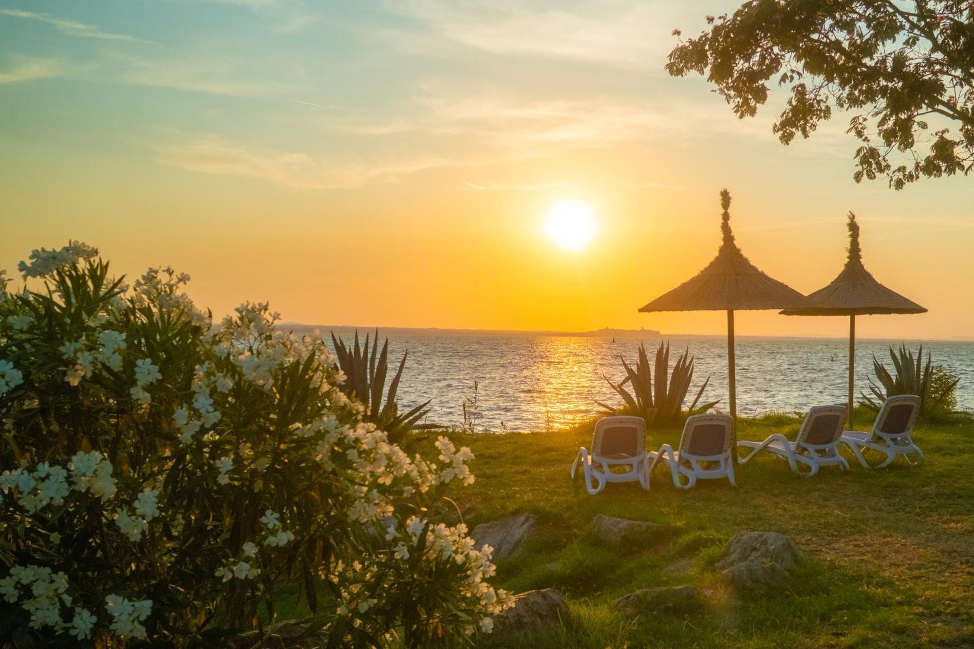Trasimeno Glamping Resort Magione Bagian luar foto